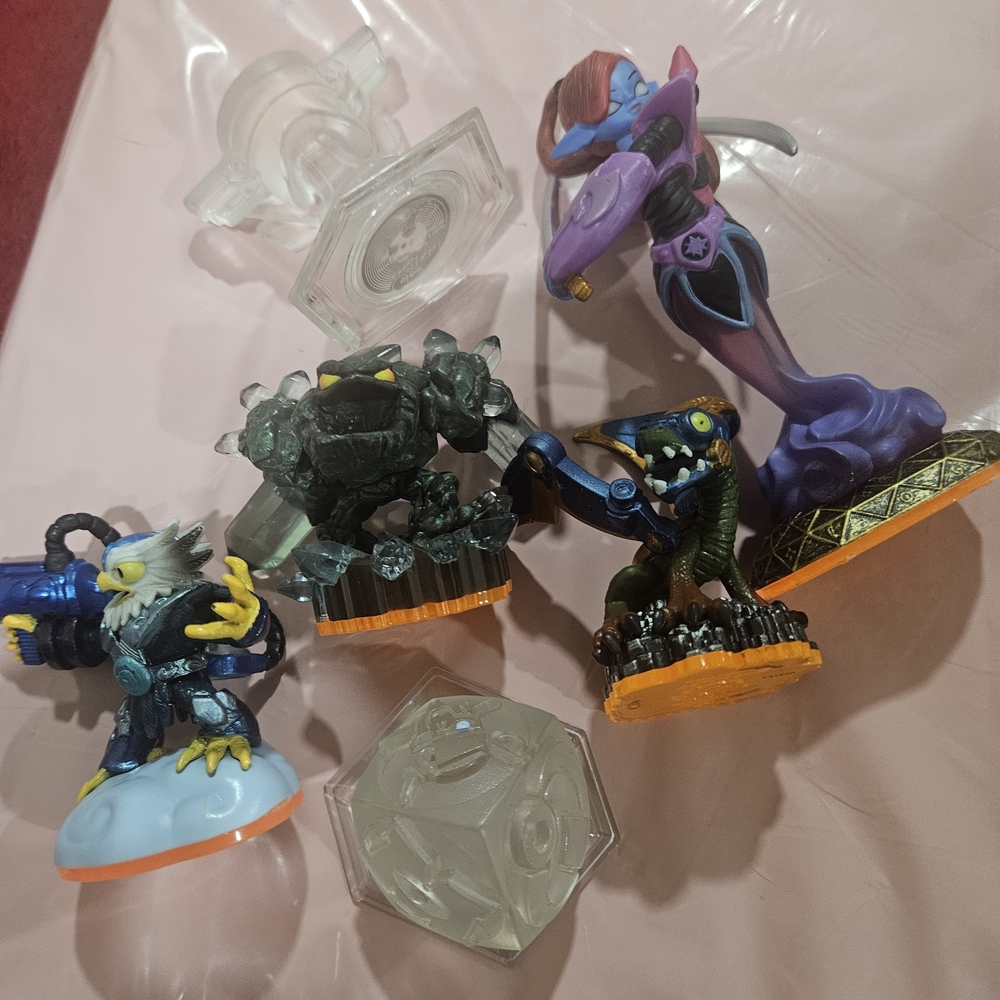 Skylander Action Figure Set - Multicolor